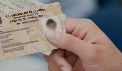 Cómo recuperar mi licencia de conducir suspendida en Colombia